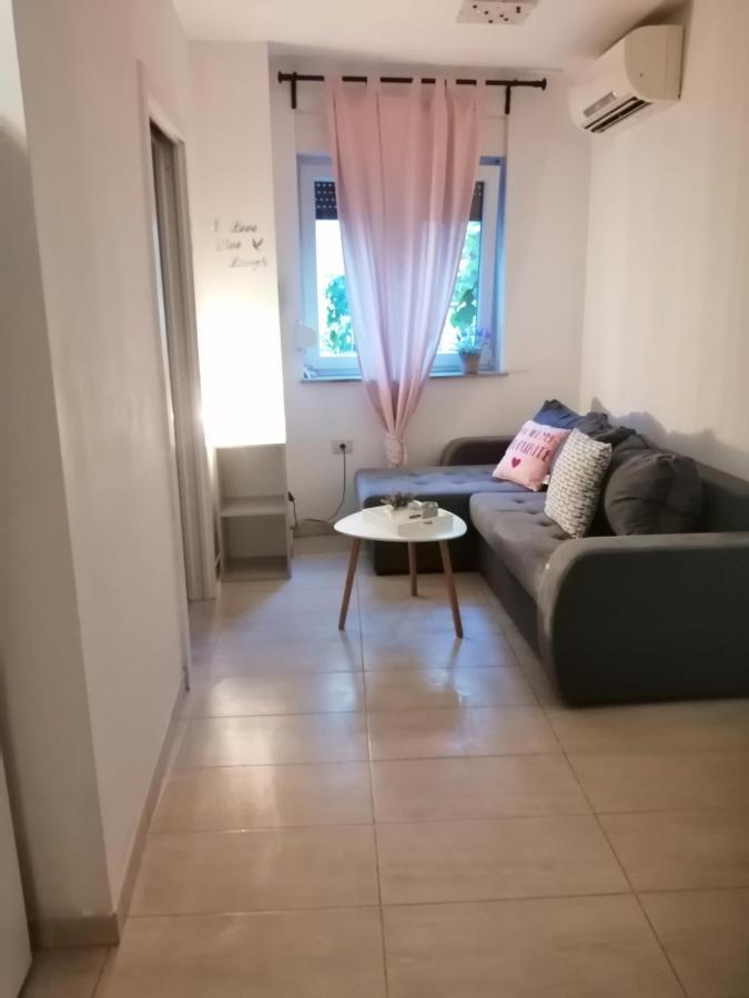 Sun & Love Apartment كوبر المظهر الخارجي الصورة